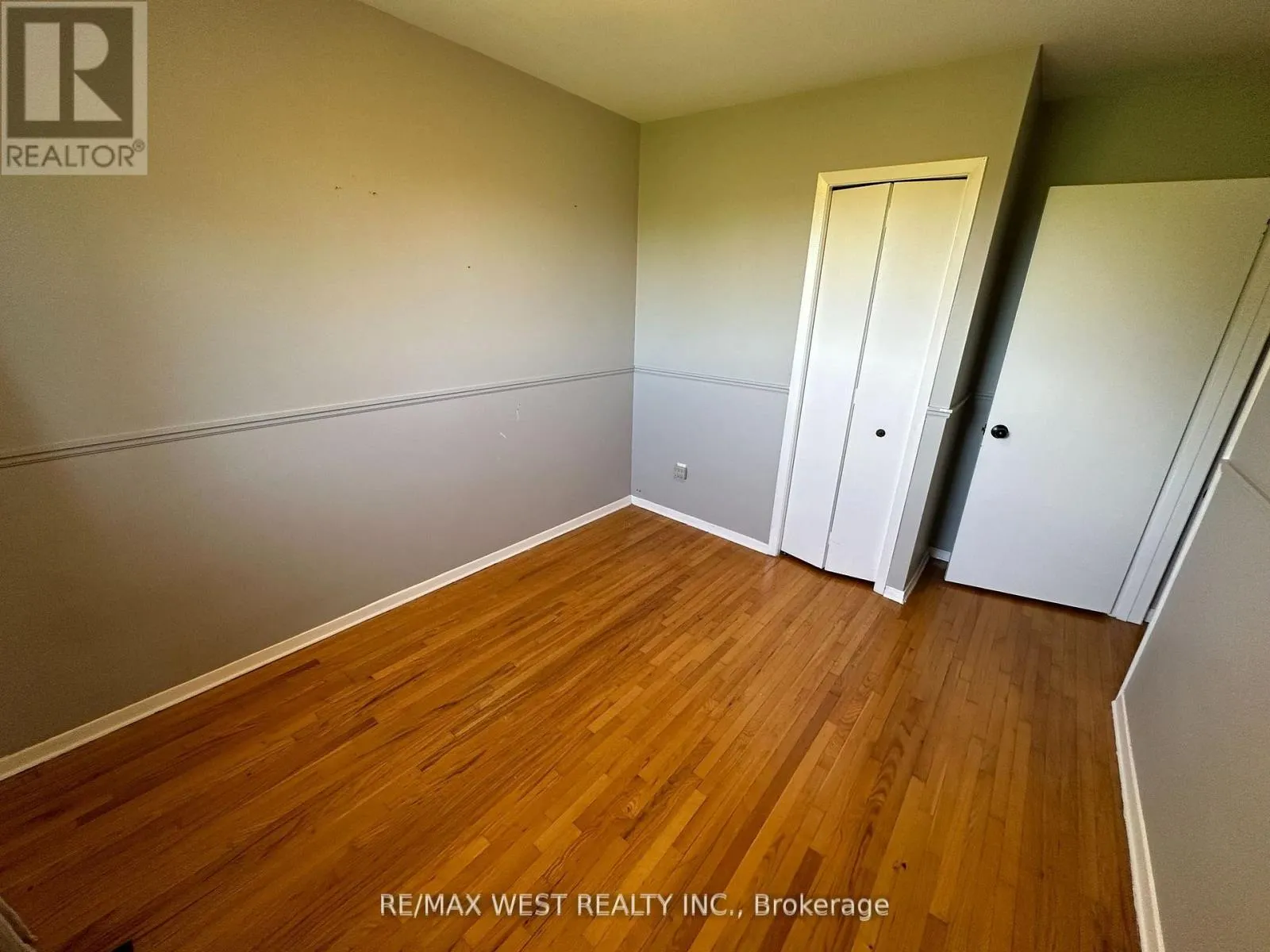 UPPER - 152 RAINBOW DRIVE