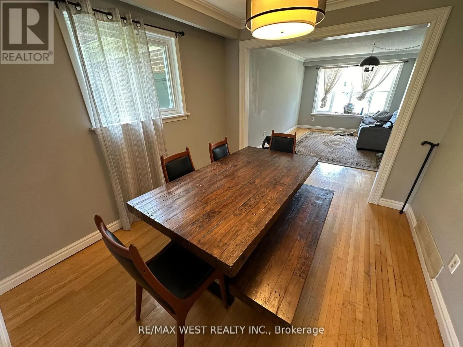UPPER - 152 RAINBOW DRIVE