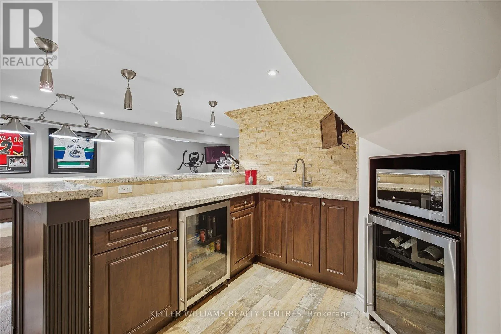 72 DUNCTON WOOD CRESCENT