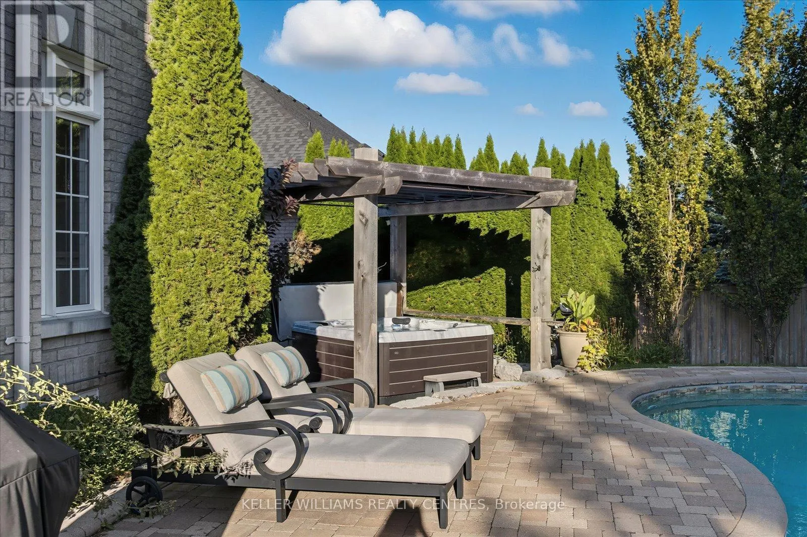 72 DUNCTON WOOD CRESCENT