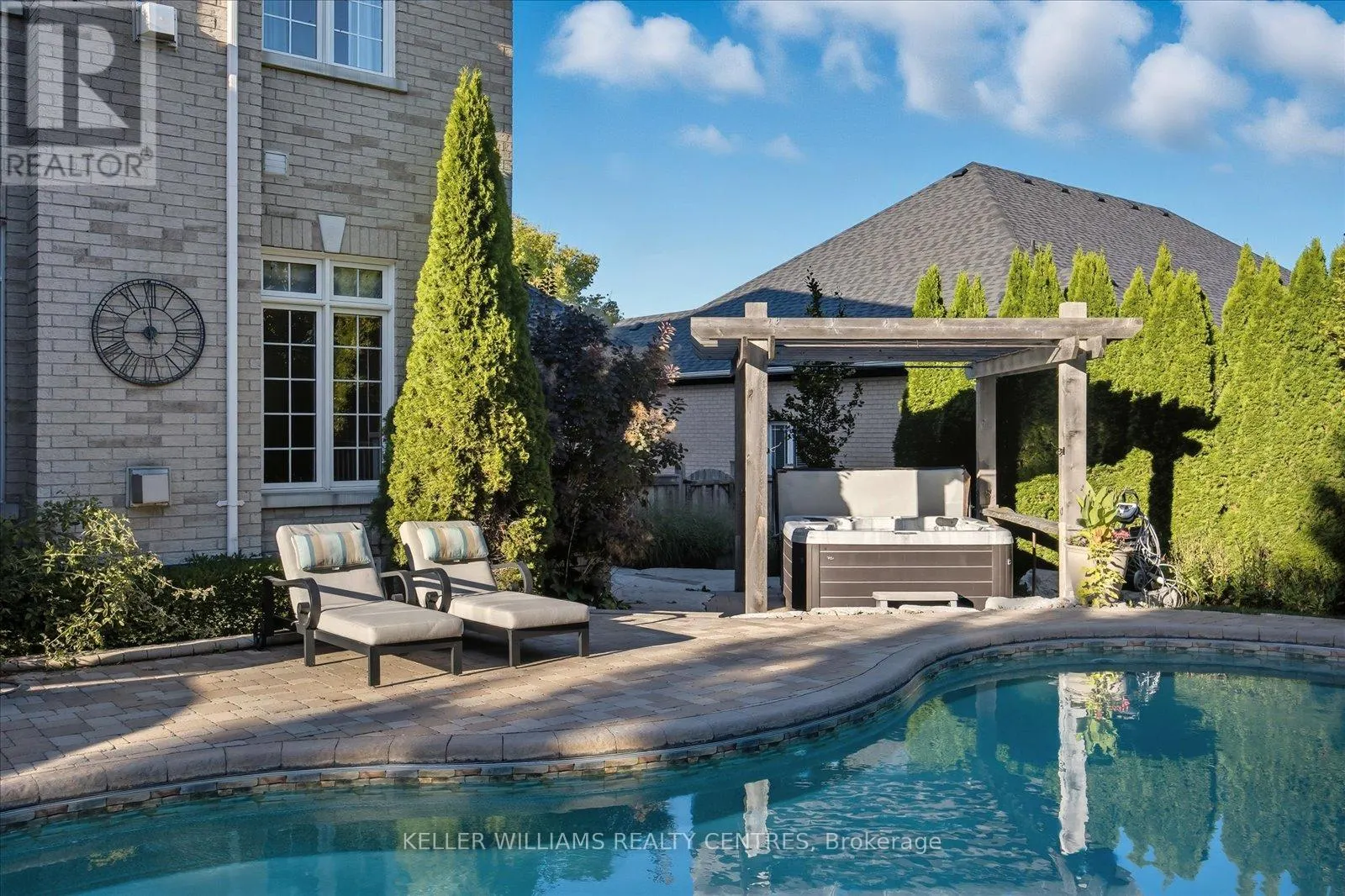 72 DUNCTON WOOD CRESCENT