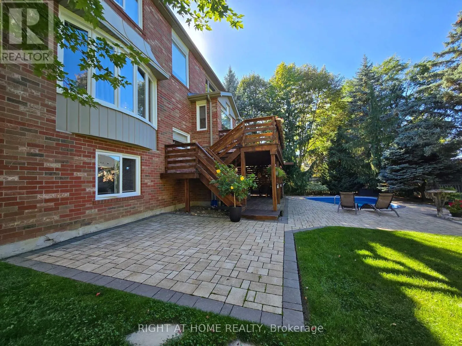 963 NORTHERN PROSPECT CRESCENT