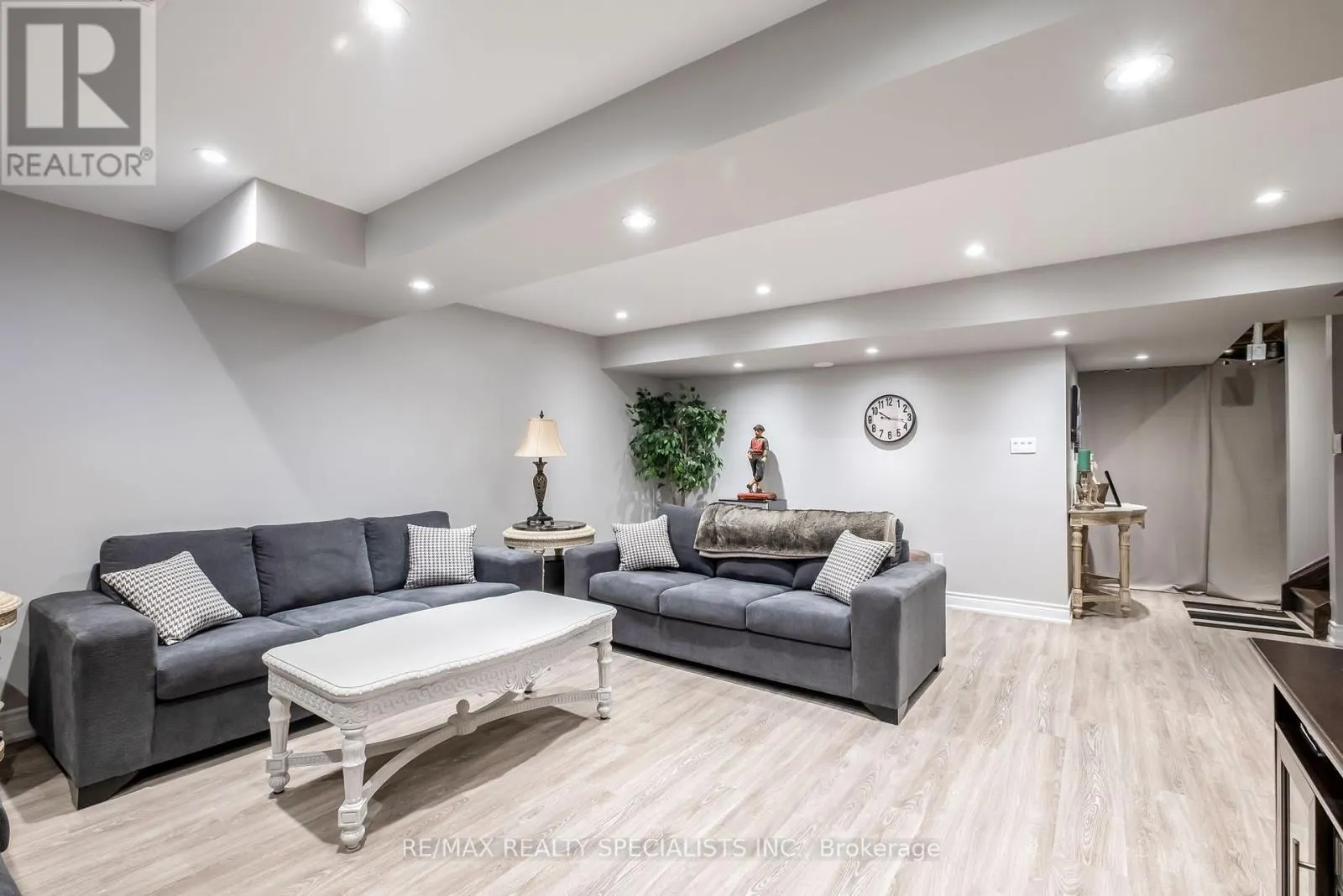 90 MARTIN TRAIL