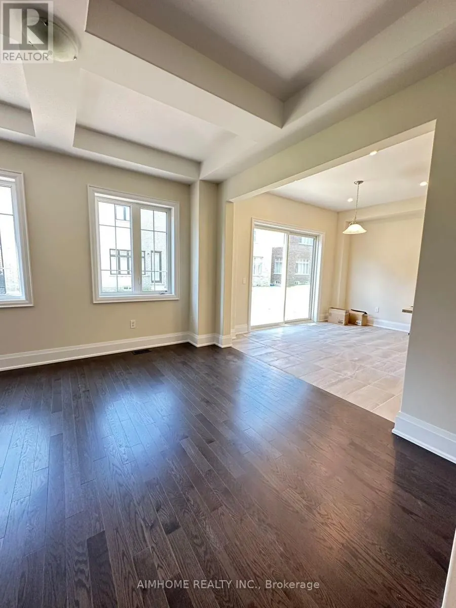ROOM4 - 14 CINQUEFOIL STREET