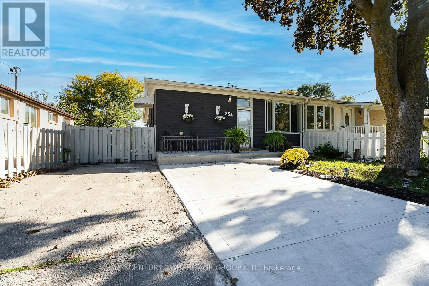 254 DEMAINE CRESCENT