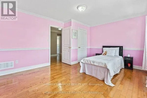 32 ALBERT ROFFEY CRESCENT