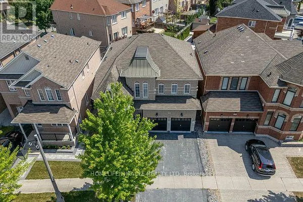 32 ALBERT ROFFEY CRESCENT