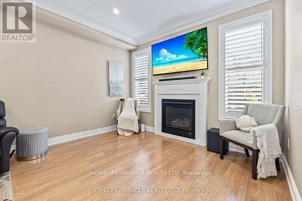 32 ALBERT ROFFEY CRESCENT