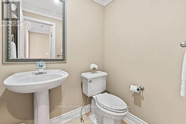 32 ALBERT ROFFEY CRESCENT