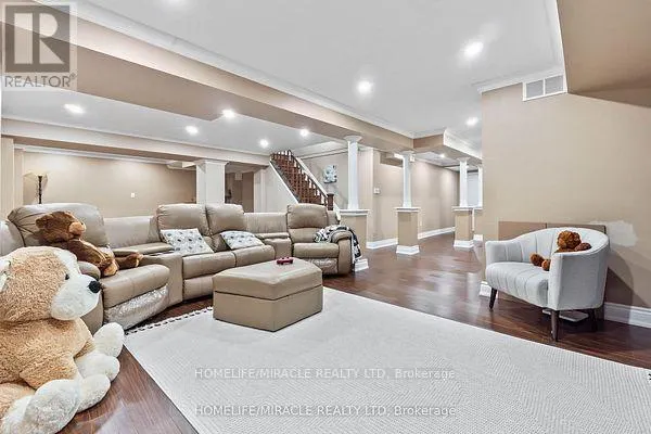 32 ALBERT ROFFEY CRESCENT