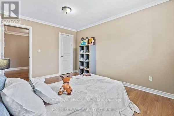 32 ALBERT ROFFEY CRESCENT