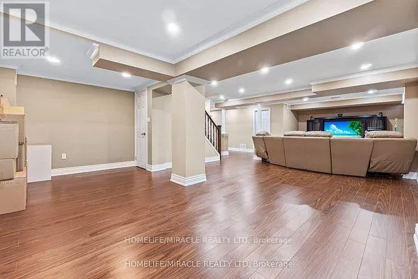 32 ALBERT ROFFEY CRESCENT