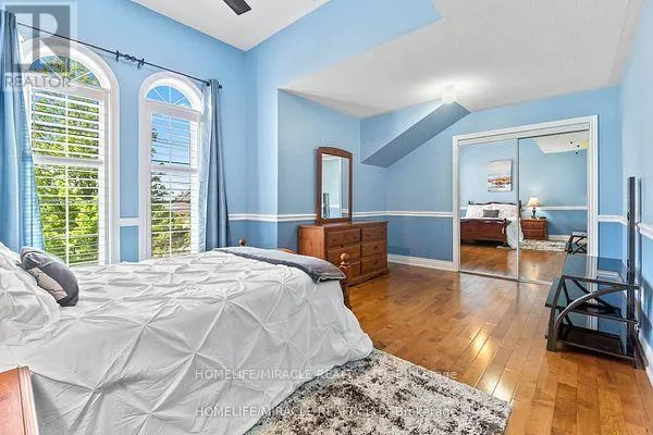 32 ALBERT ROFFEY CRESCENT