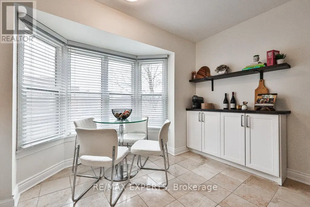 4 AMOS MAYNARD CIRCLE