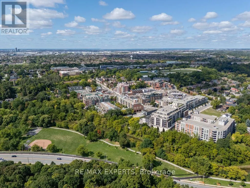 4 AMOS MAYNARD CIRCLE
