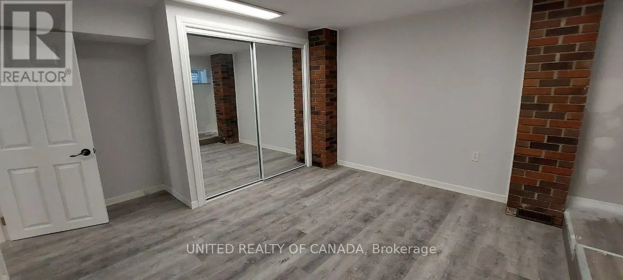 LOWER - 126 WELDRICK RD ROAD W