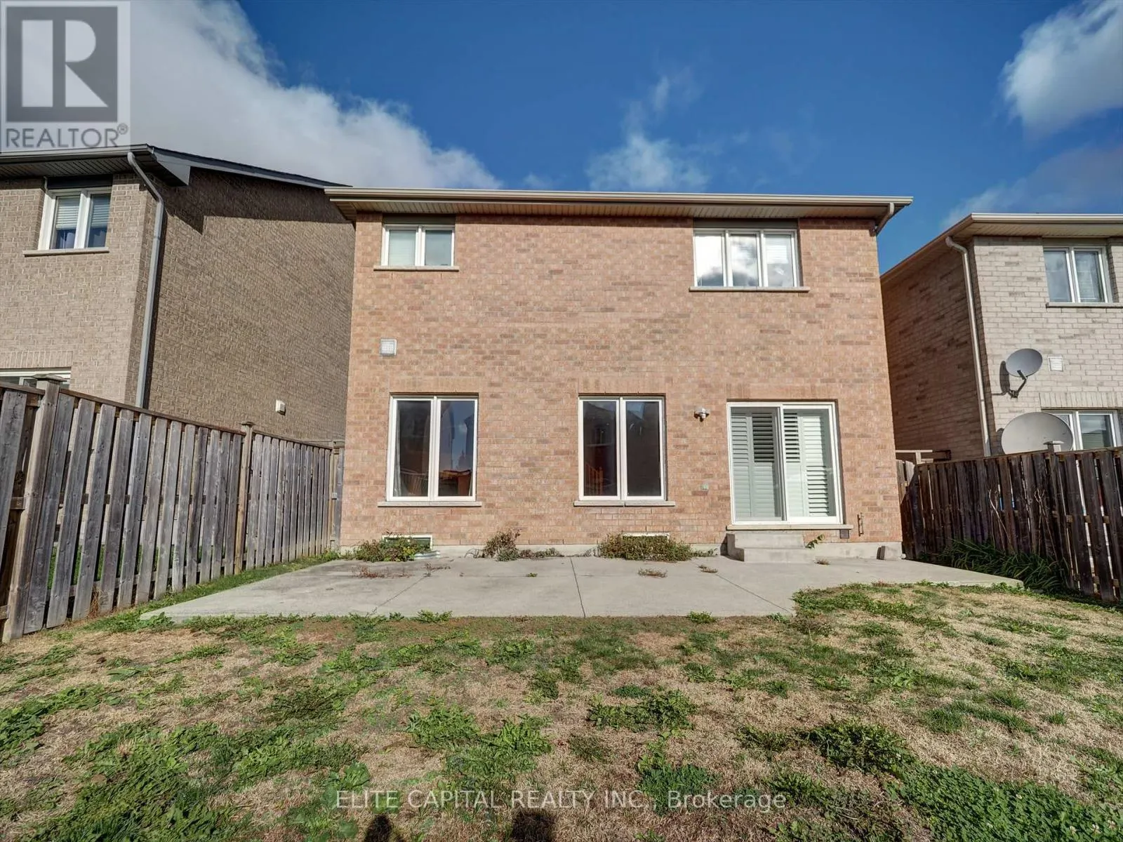13 WILCLIFF COURT