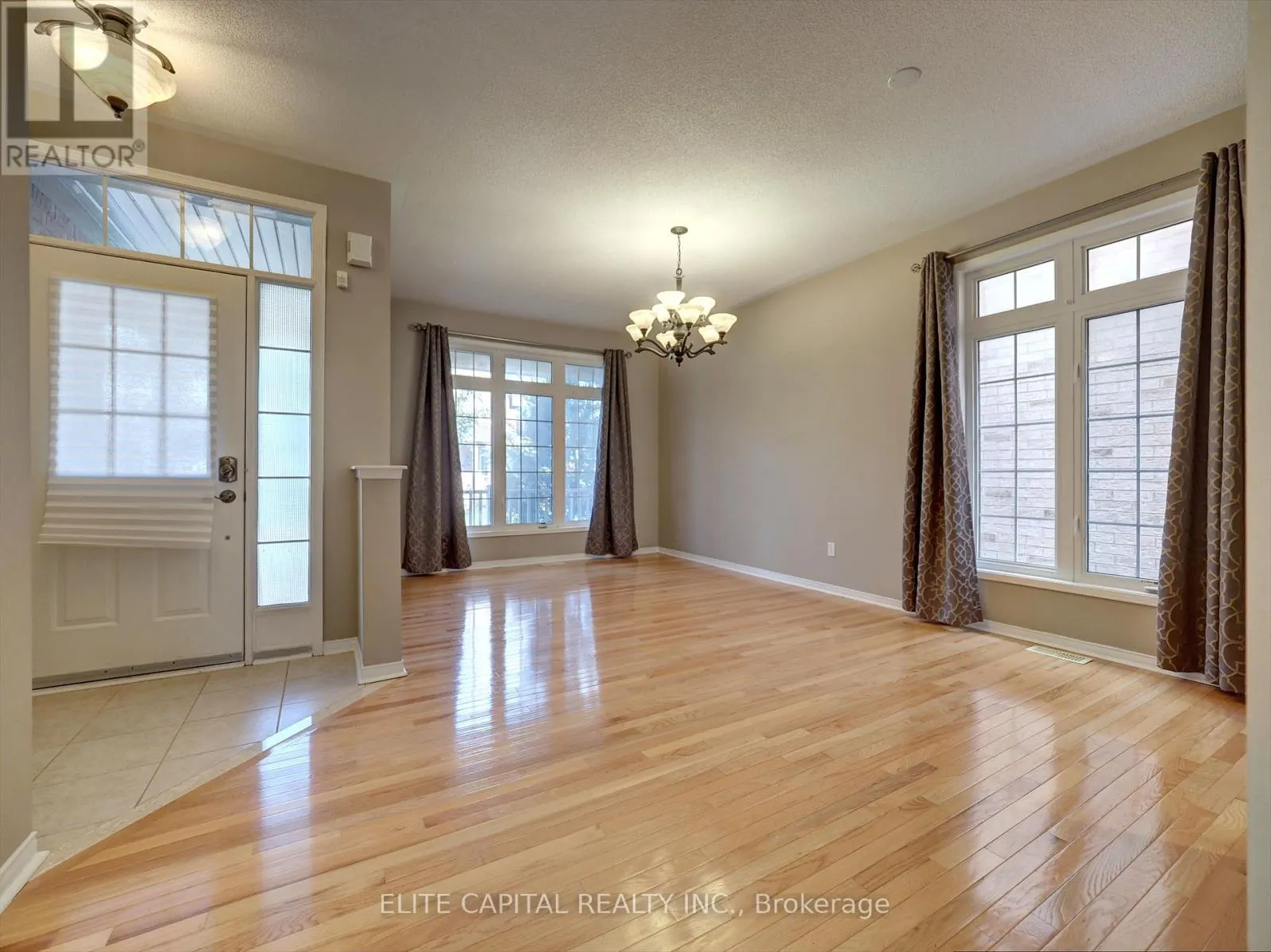13 WILCLIFF COURT