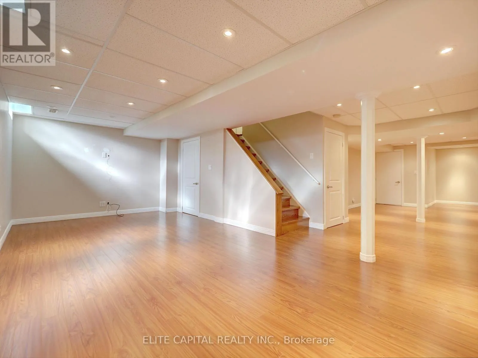 13 WILCLIFF COURT
