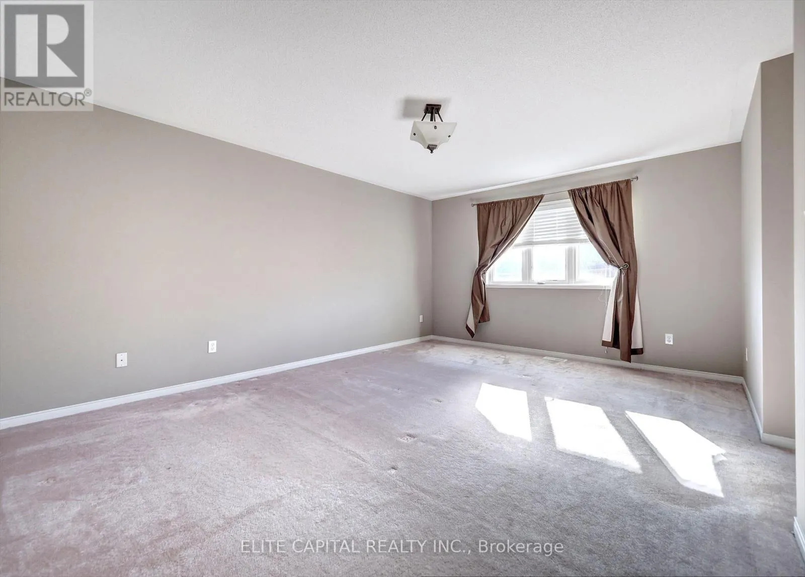 13 WILCLIFF COURT