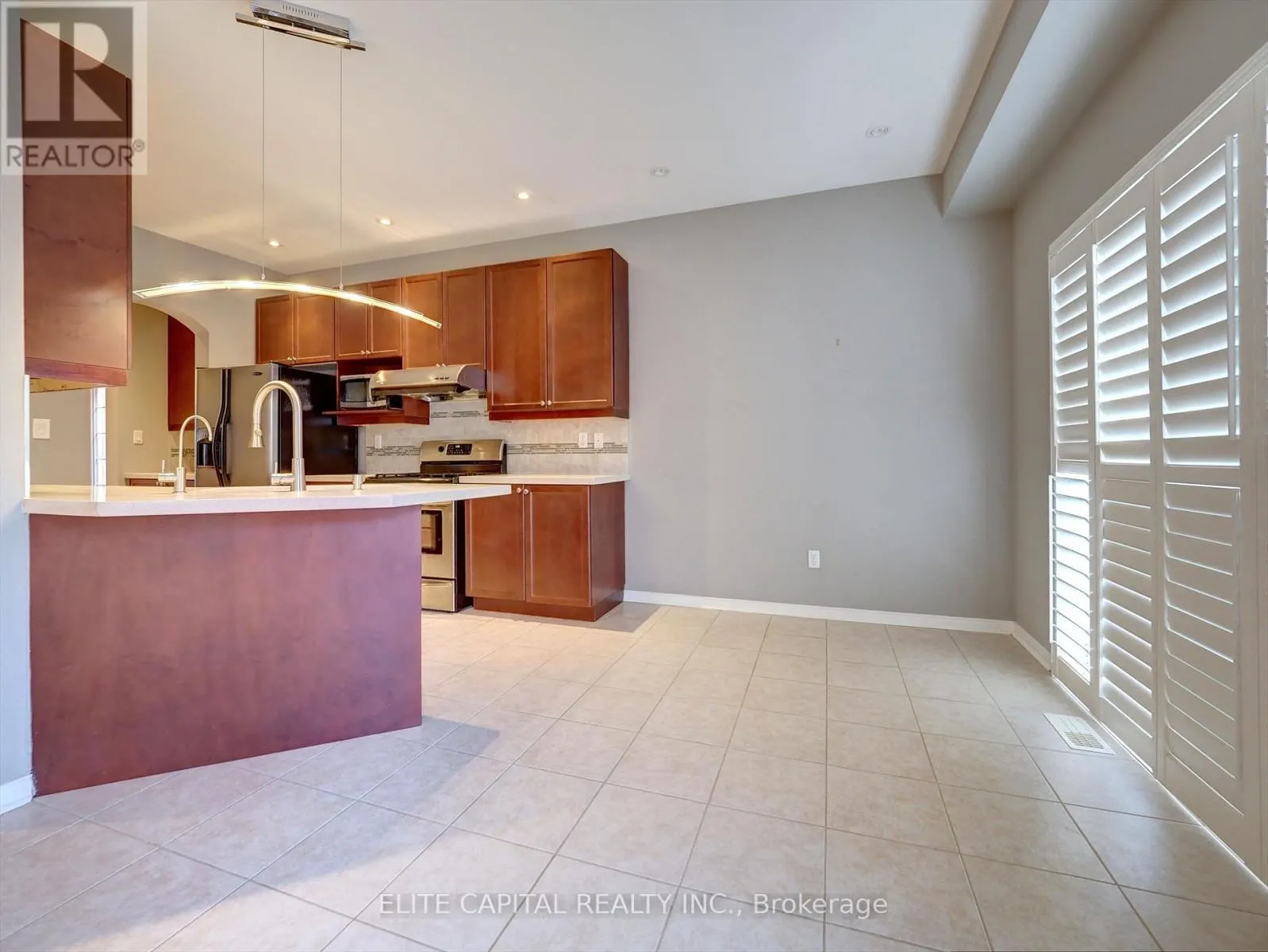 13 WILCLIFF COURT