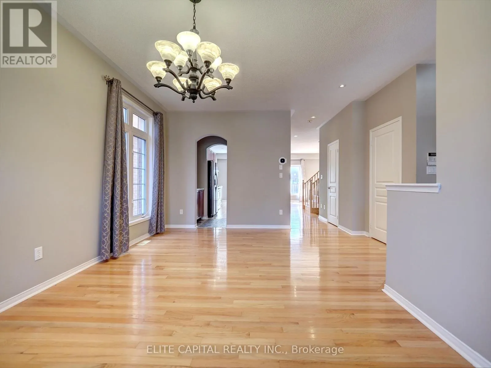 13 WILCLIFF COURT