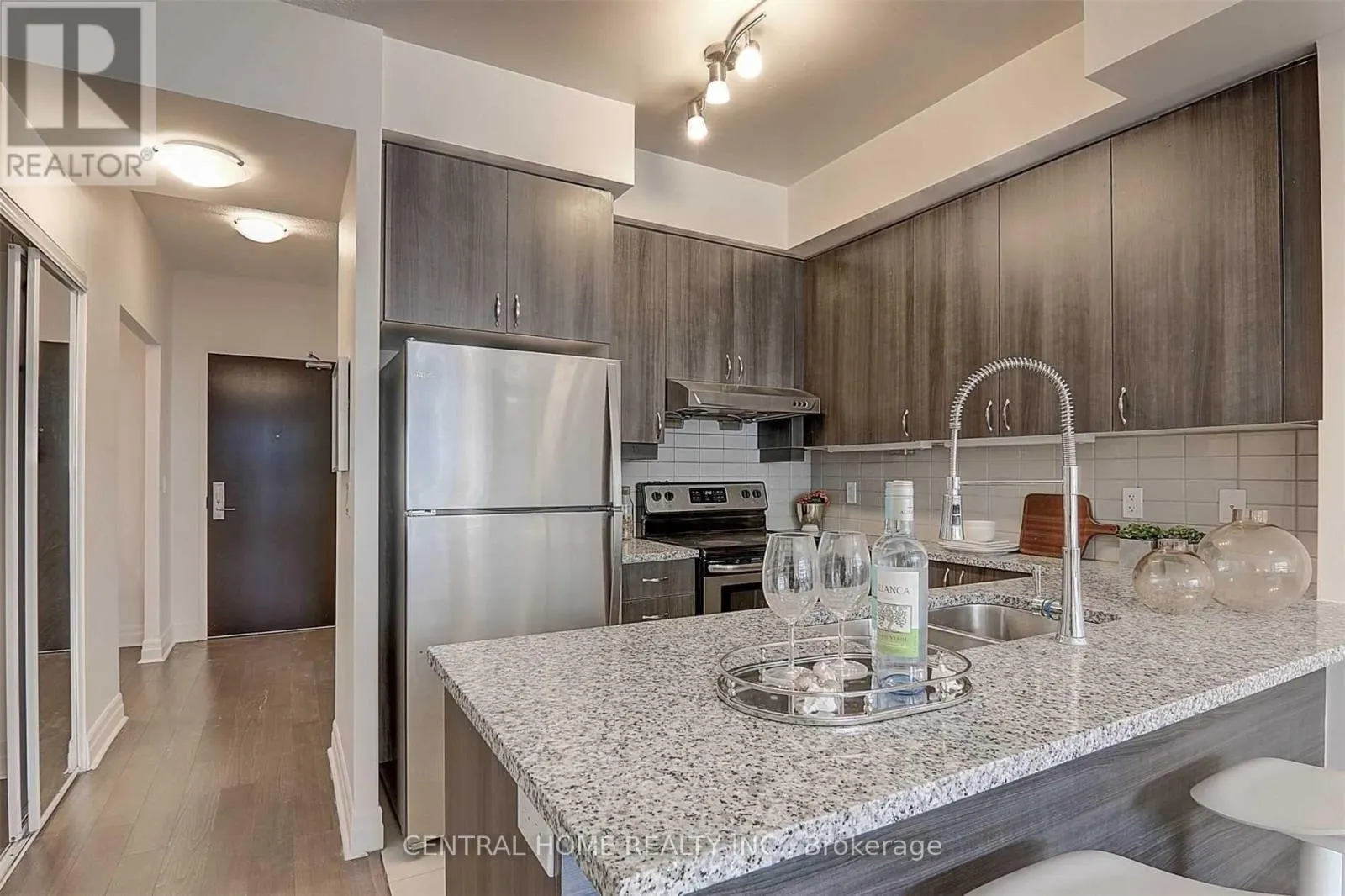 609E - 8110 BIRCHMOUNT ROAD