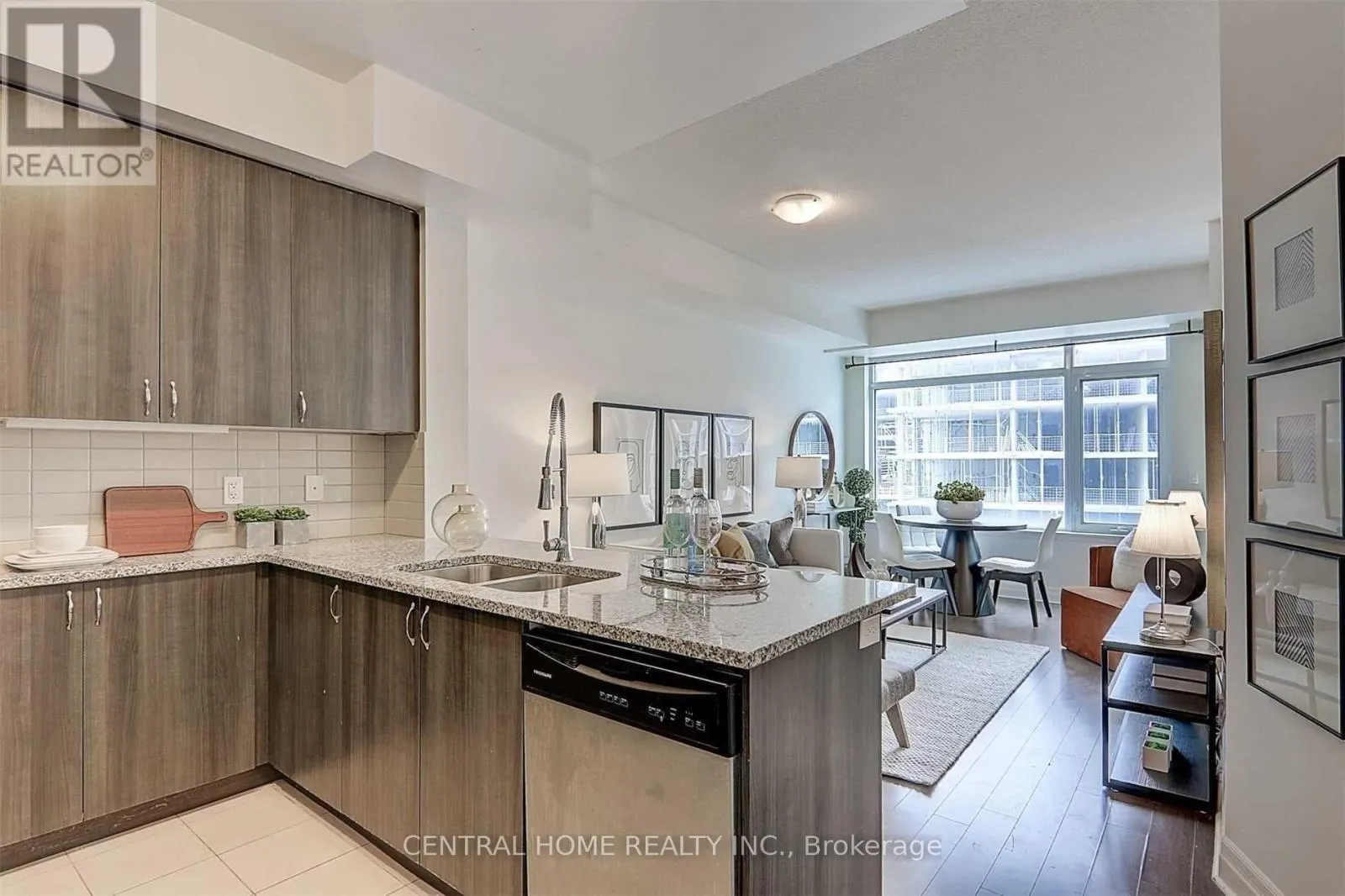 609E - 8110 BIRCHMOUNT ROAD