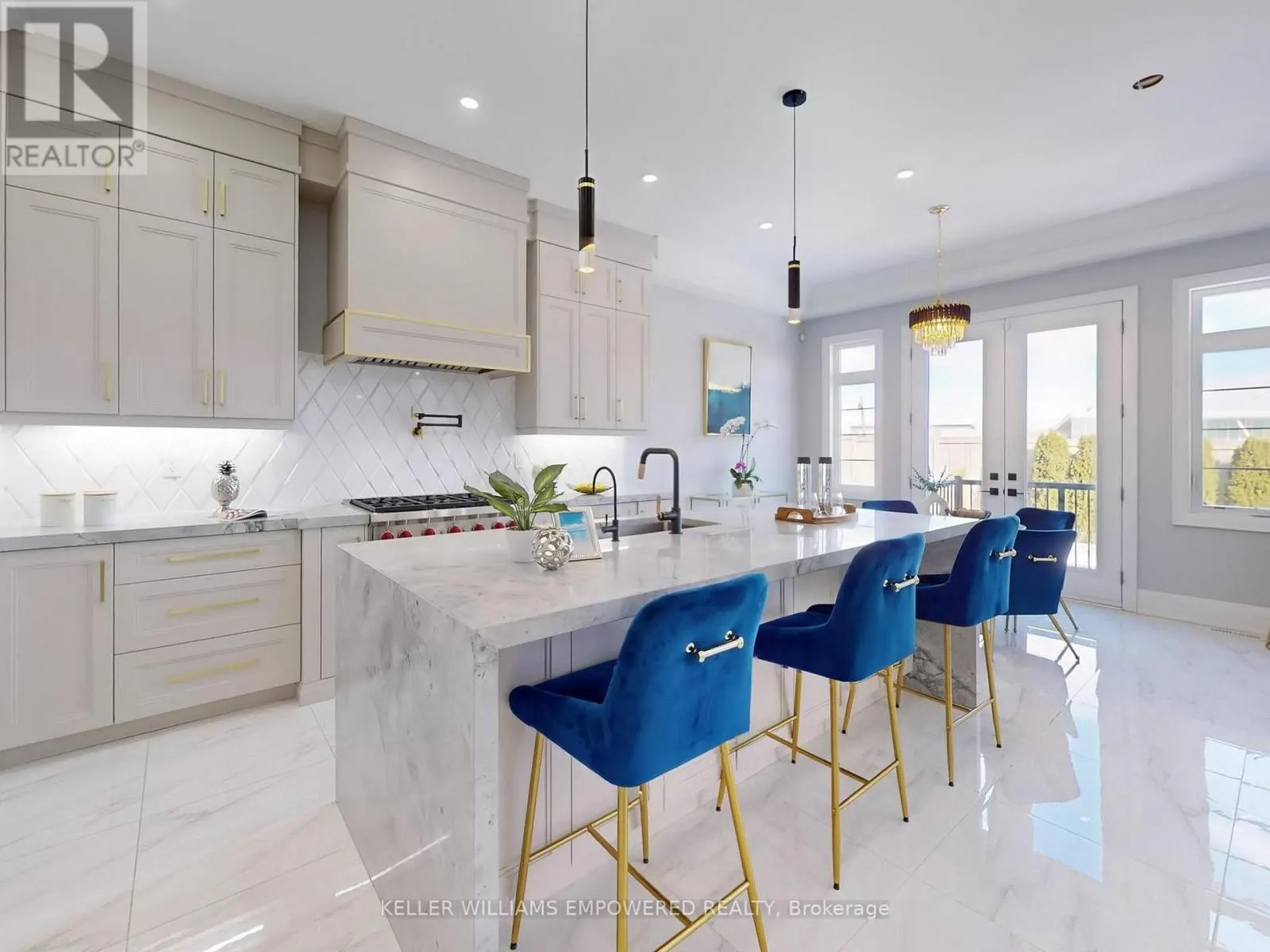 266 TOUCH GOLD CRESCENT