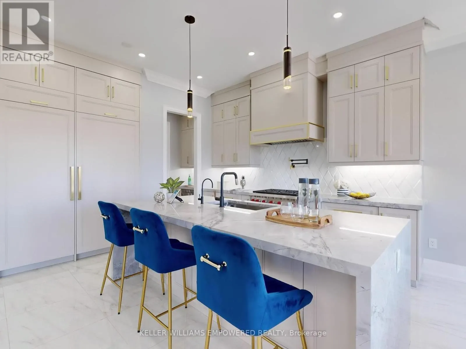 266 TOUCH GOLD CRESCENT