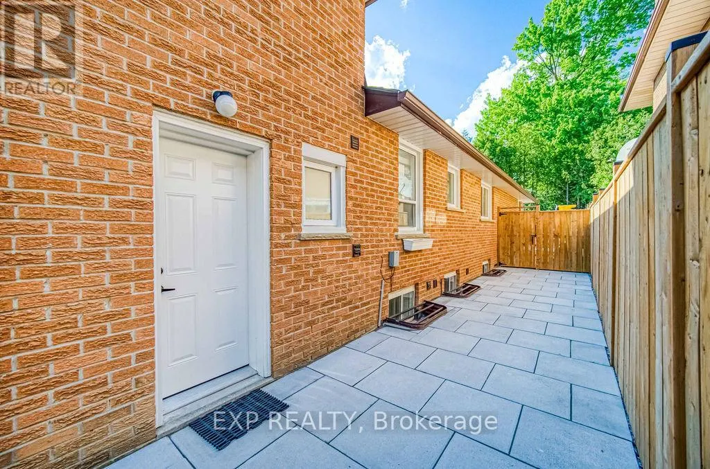 11 LILLIAN AVENUE