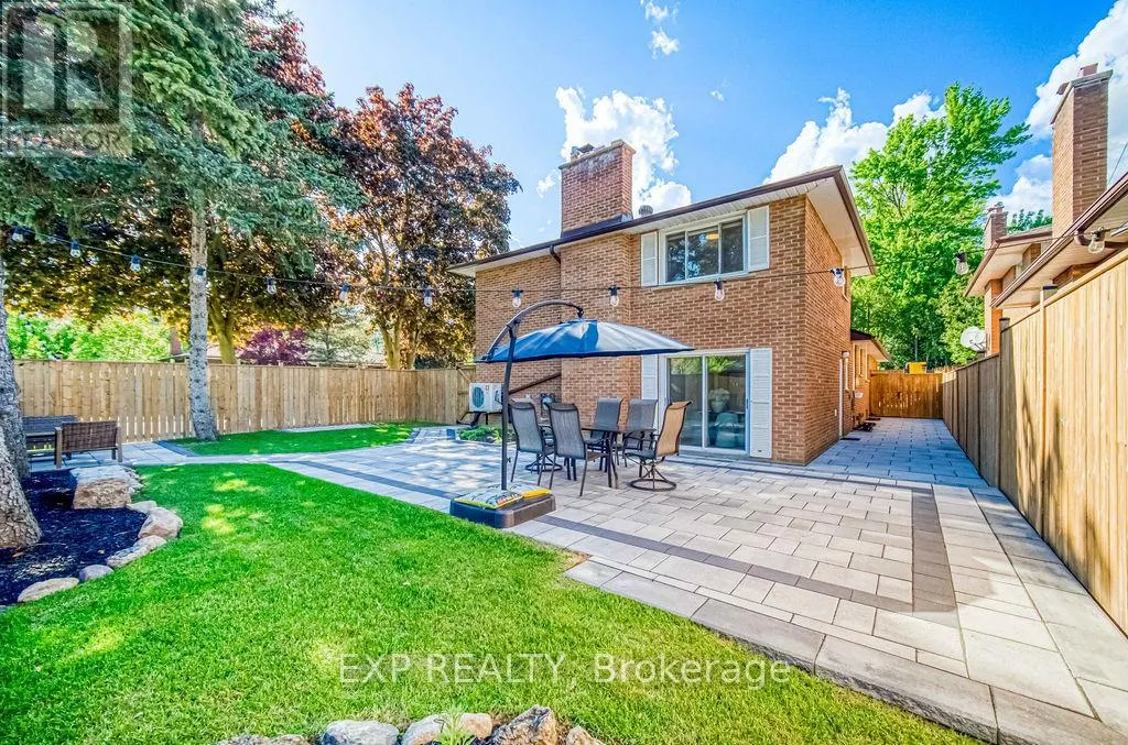 11 LILLIAN AVENUE