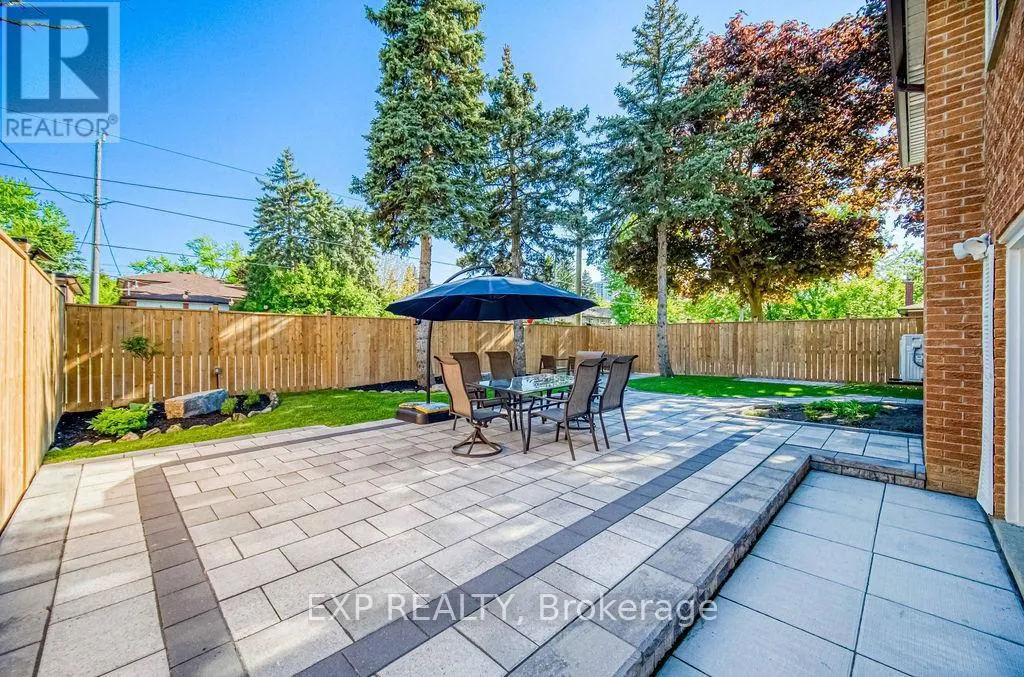 11 LILLIAN AVENUE