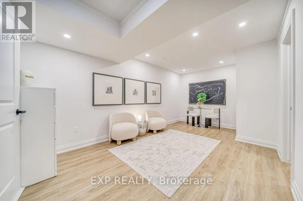 11 LILLIAN AVENUE