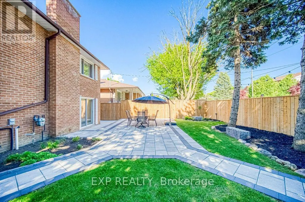 11 LILLIAN AVENUE