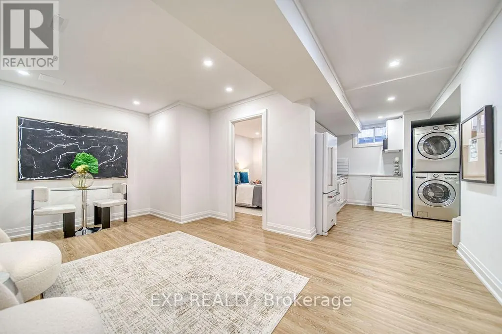 11 LILLIAN AVENUE