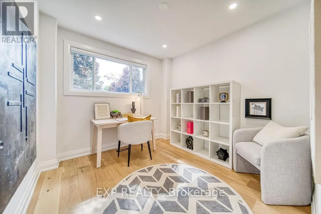 11 LILLIAN AVENUE