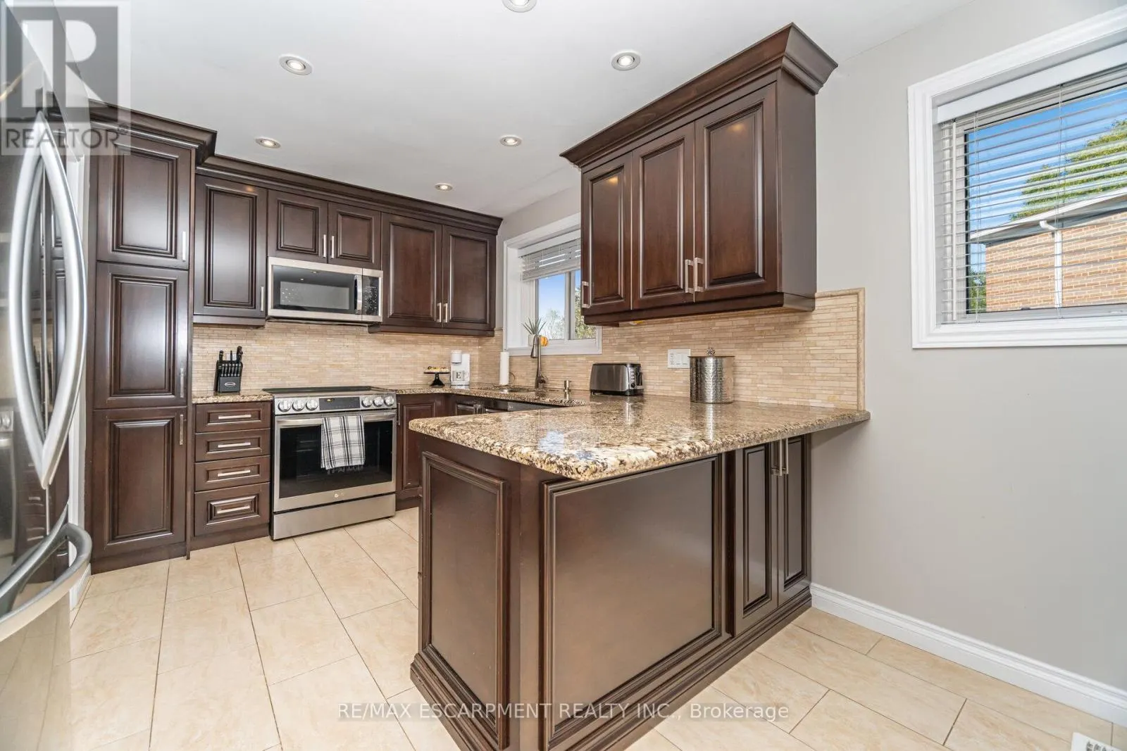 154 RAINBOW DRIVE