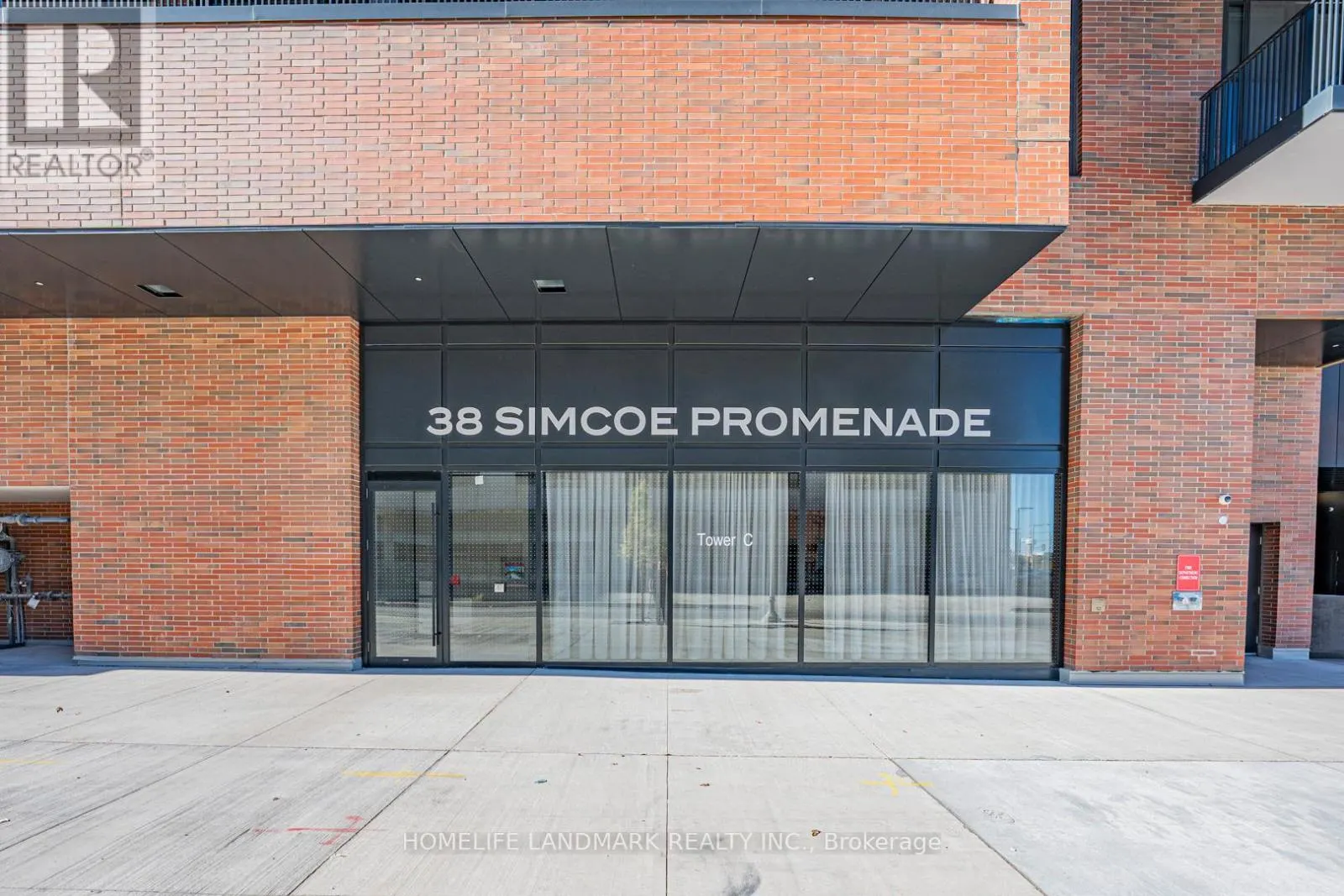 C410 - 38 SIMCOE PROMENADE