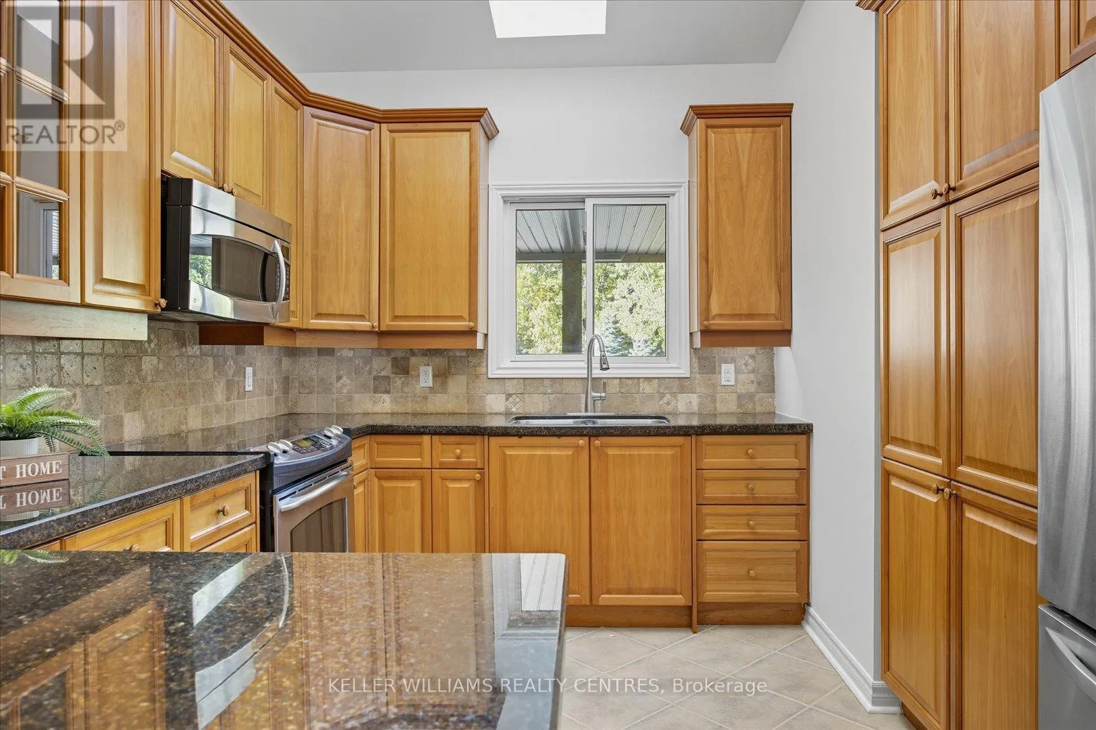 916 ELGIN STREET