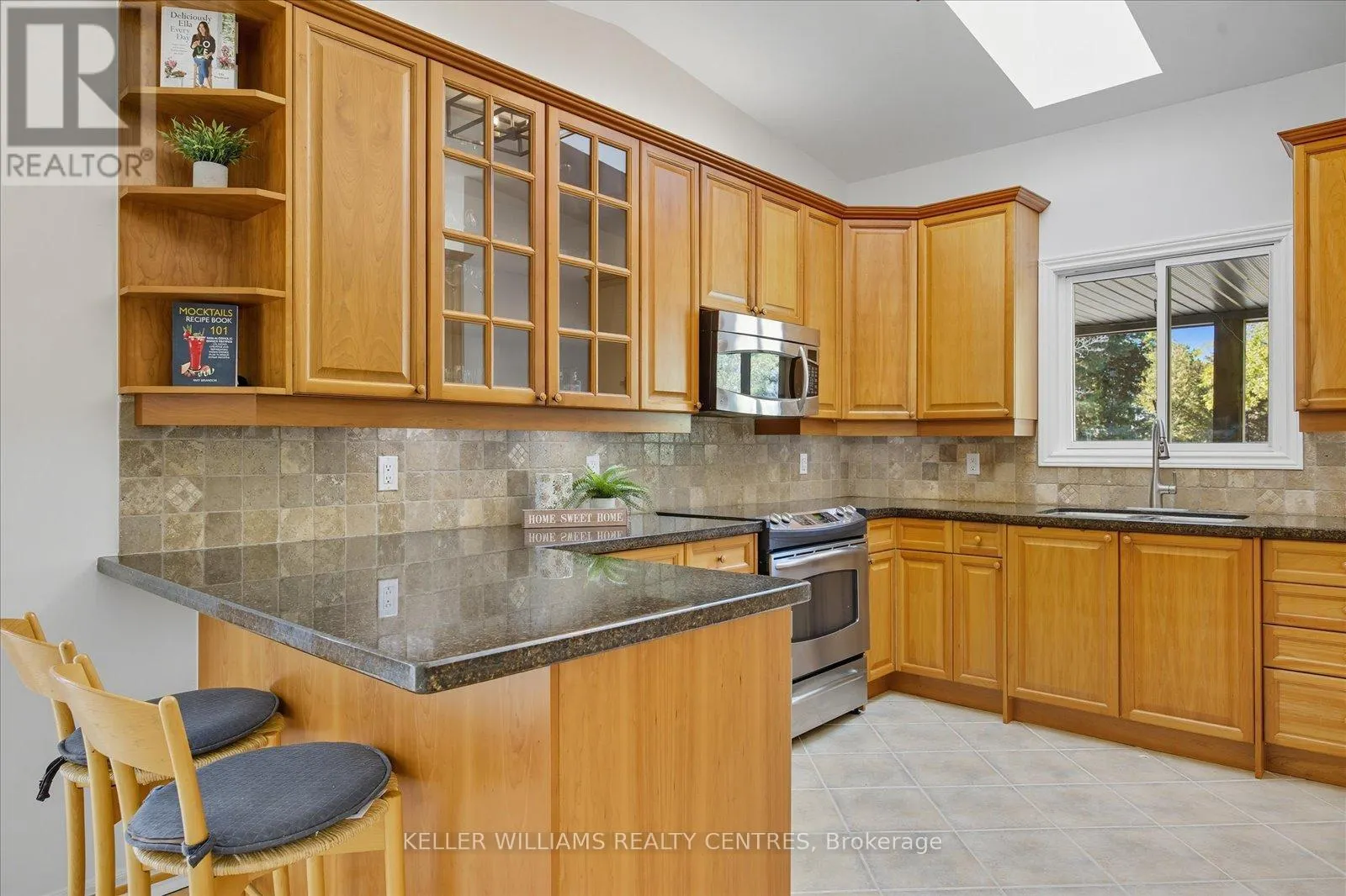 916 ELGIN STREET