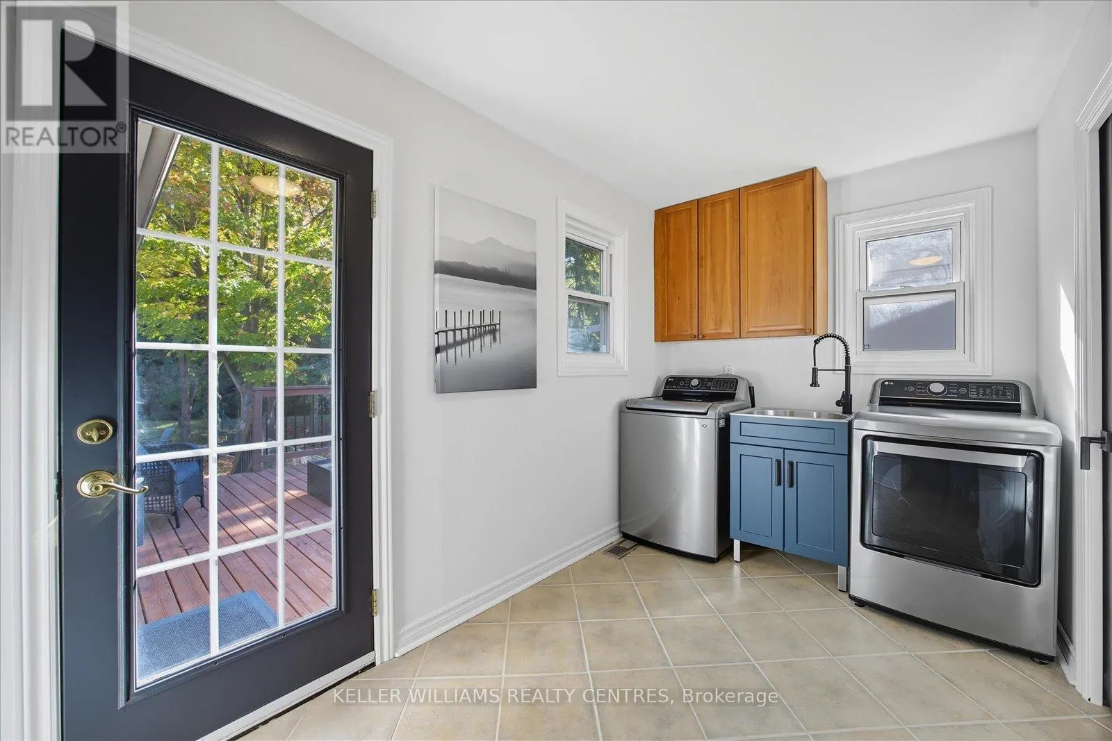916 ELGIN STREET