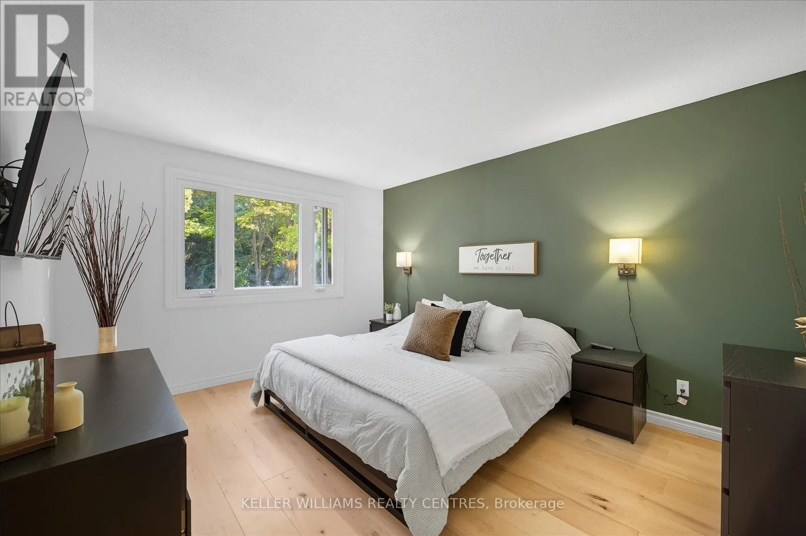 916 ELGIN STREET