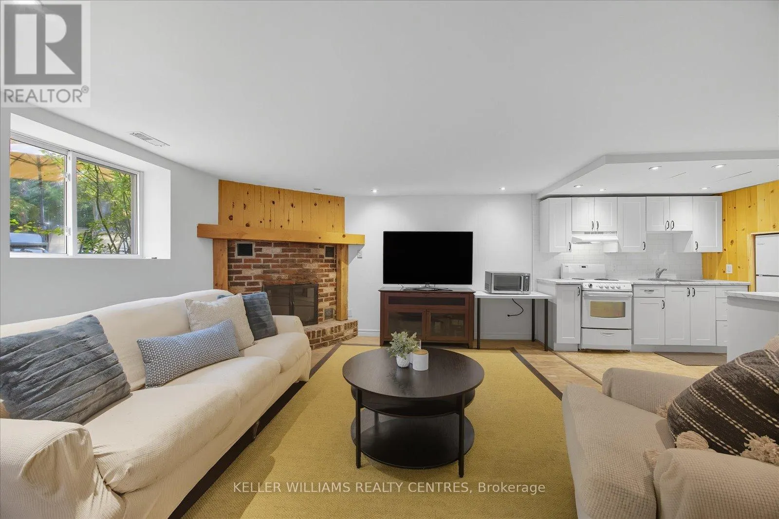 916 ELGIN STREET