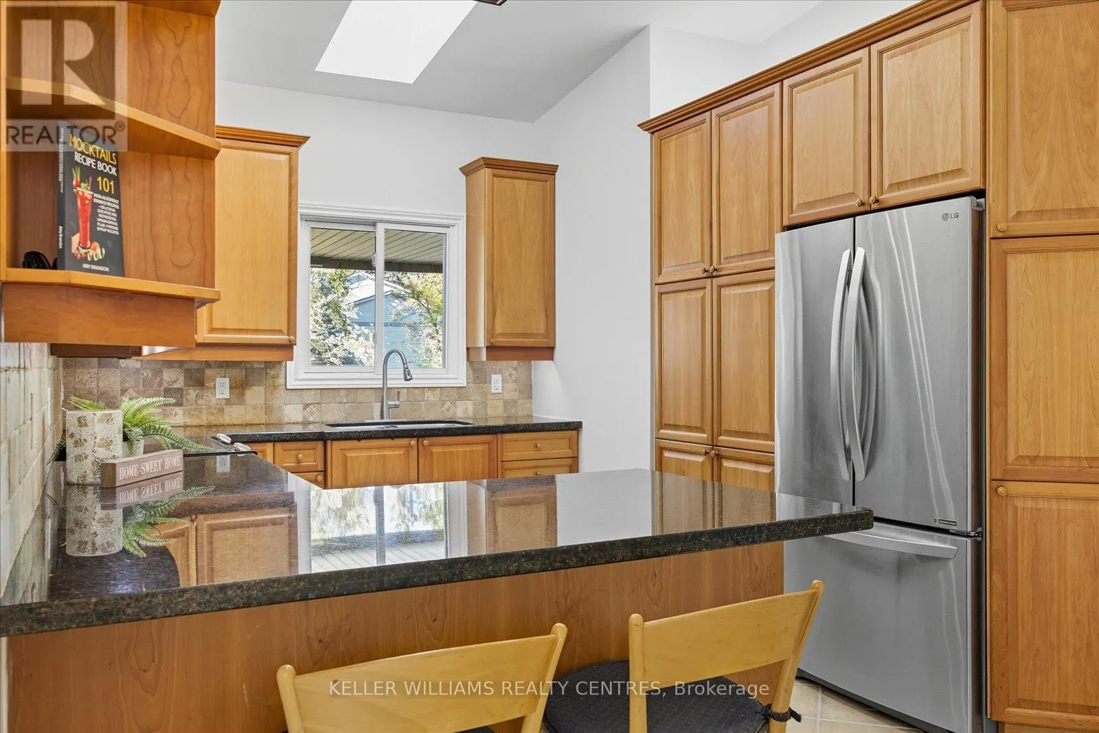 916 ELGIN STREET