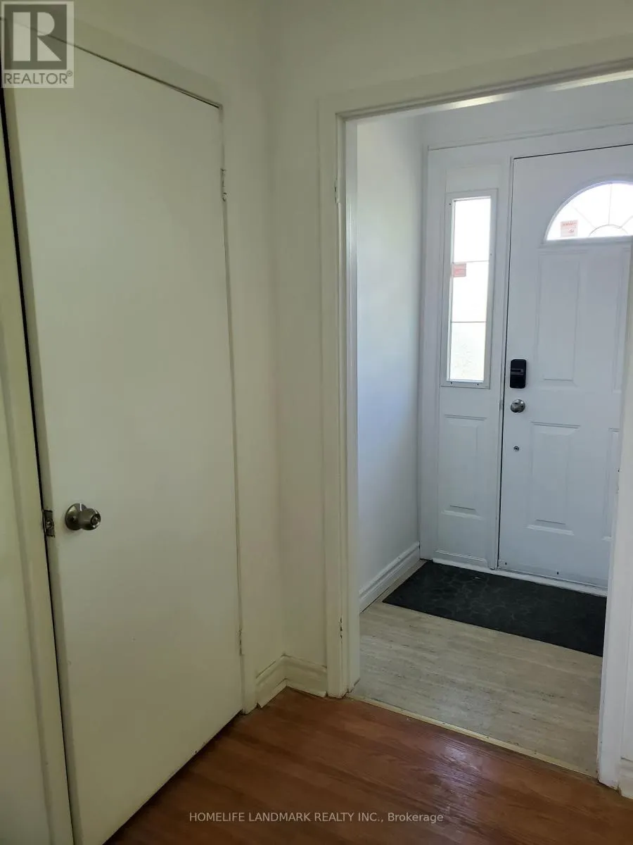 (MAIN FLOOR) - 2413 VIVIAN ROAD
