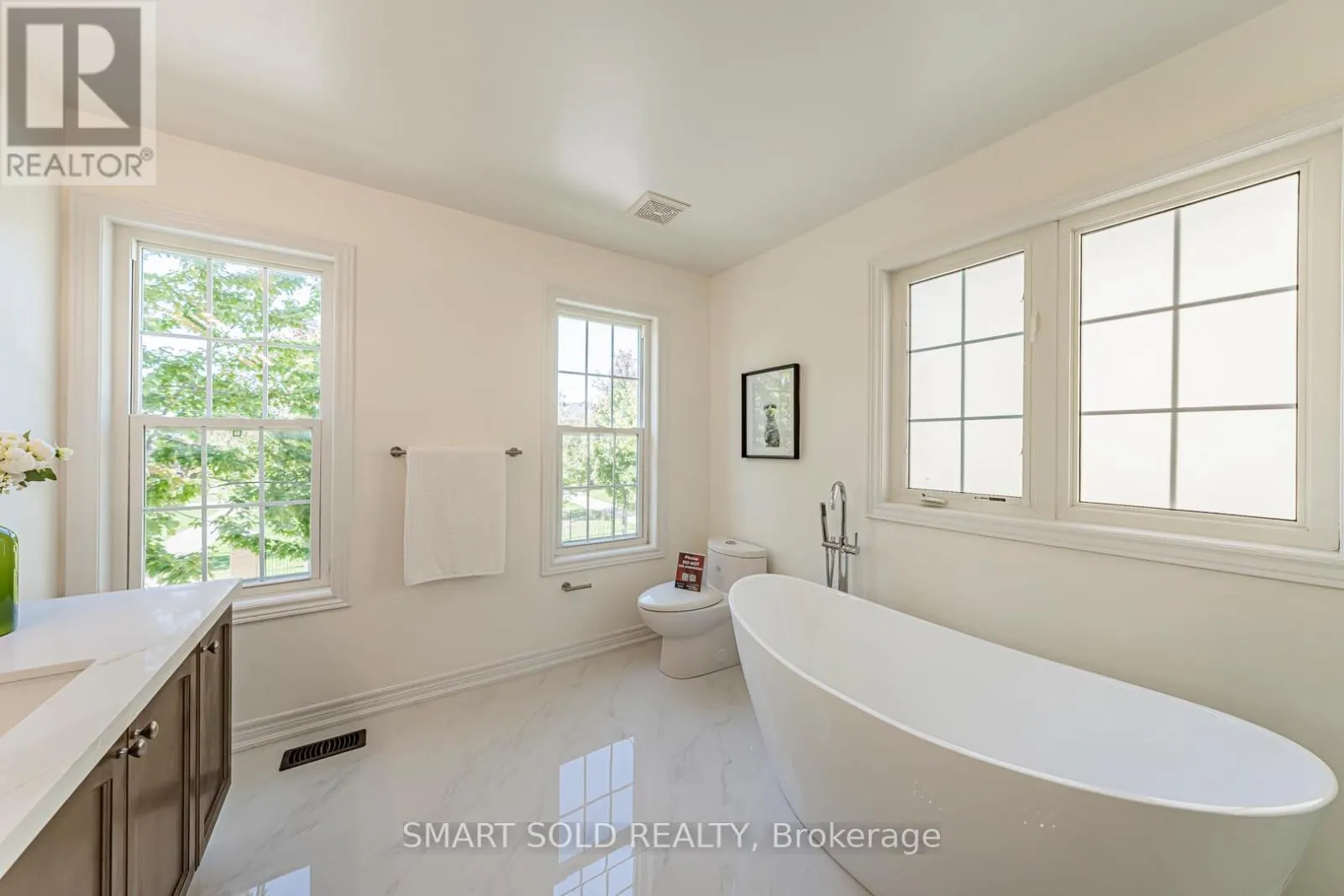 23 BONHEUR ROAD