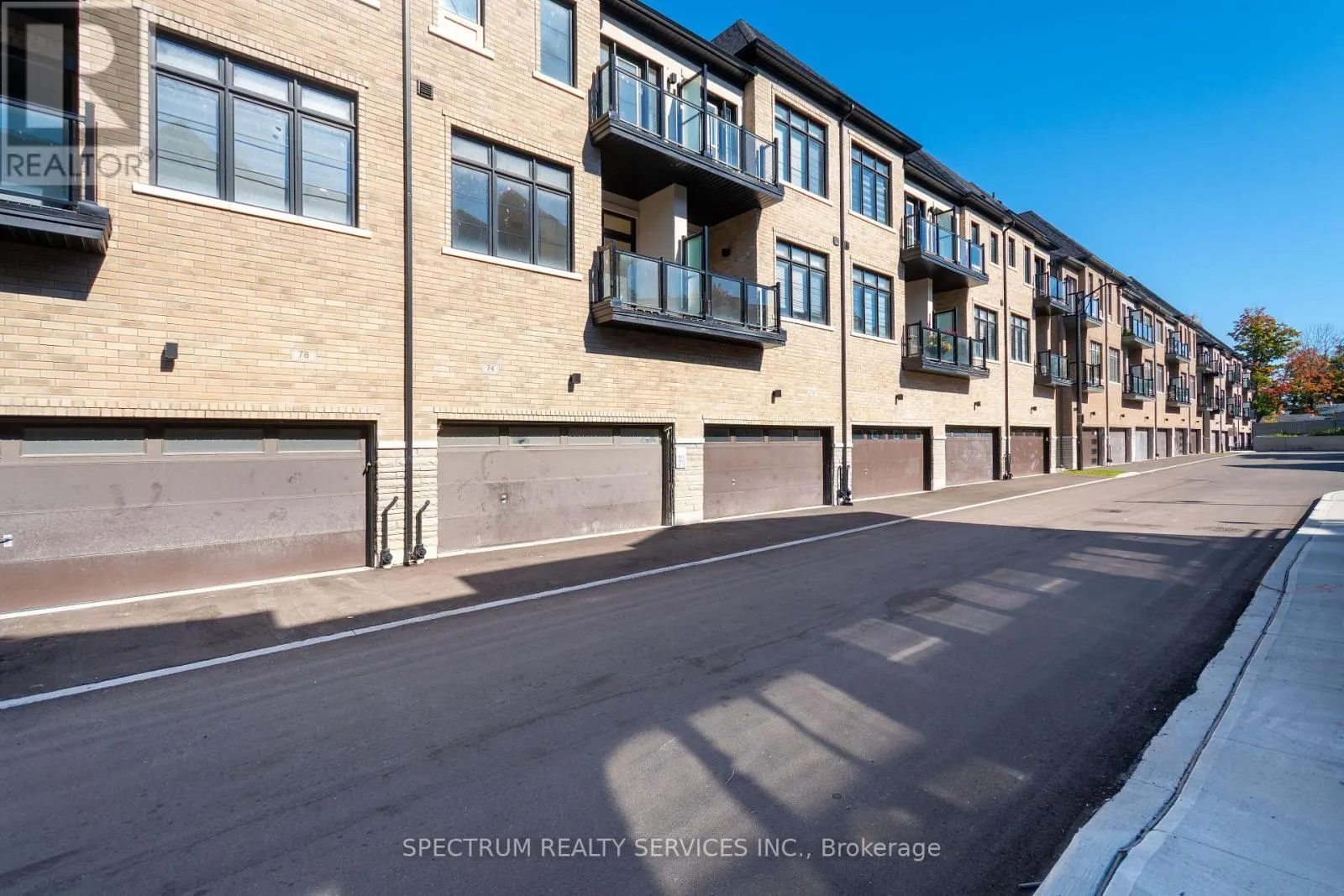 74 DE LA ROCHE DRIVE
