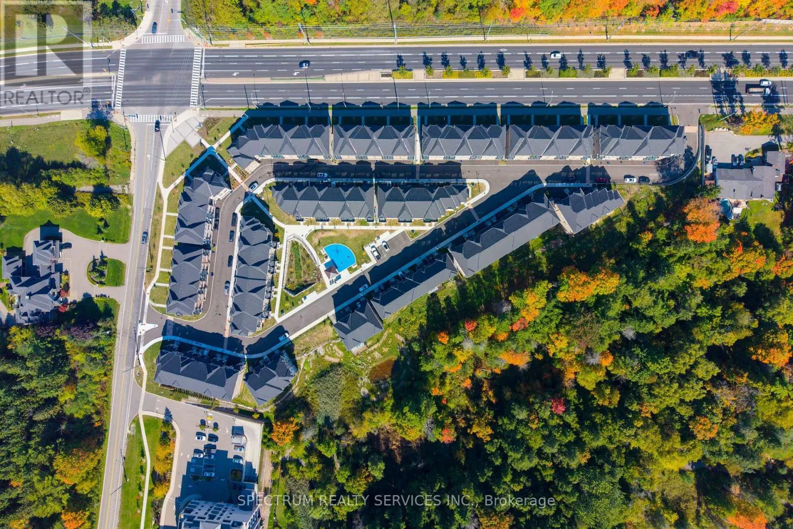 74 DE LA ROCHE DRIVE