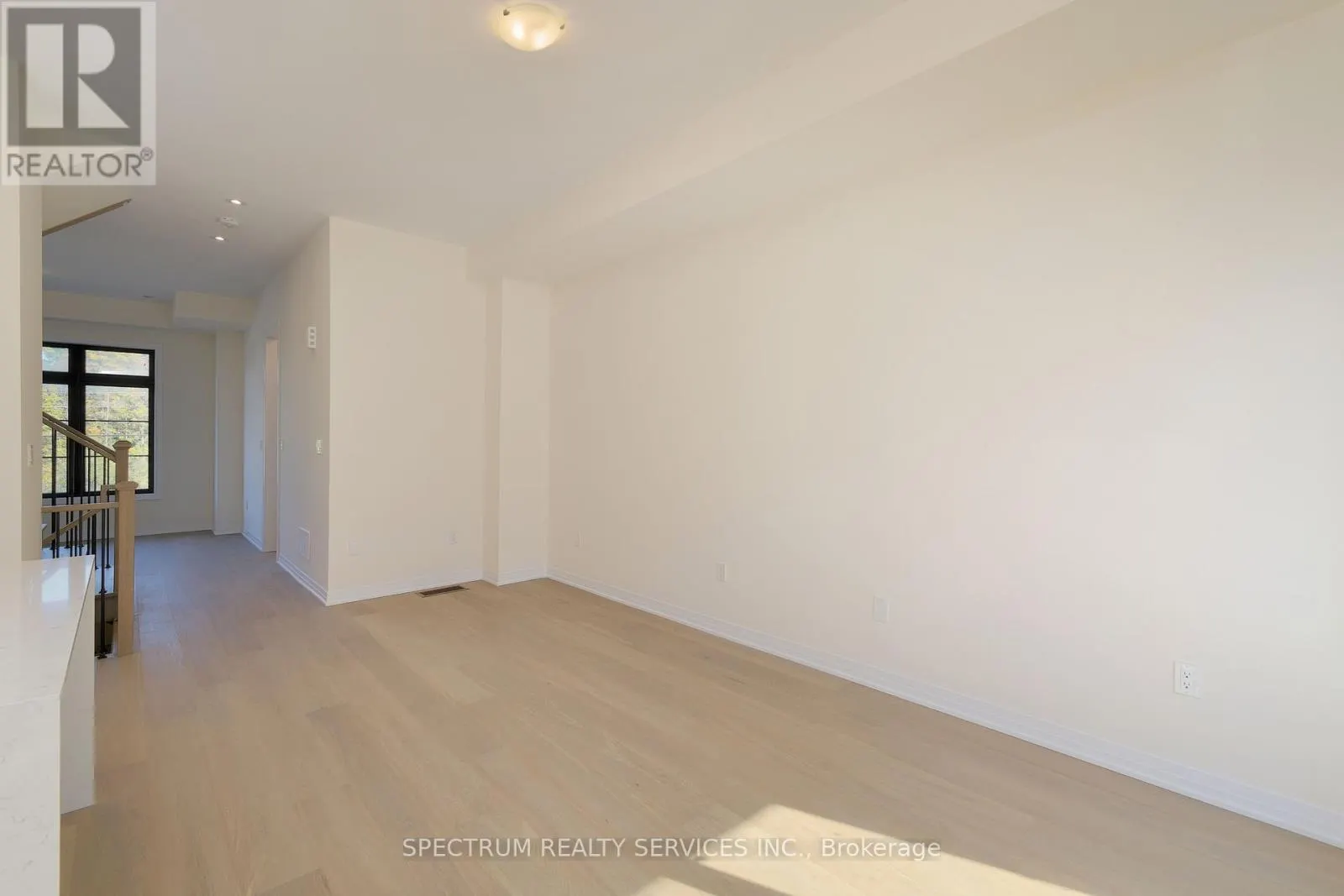 74 DE LA ROCHE DRIVE
